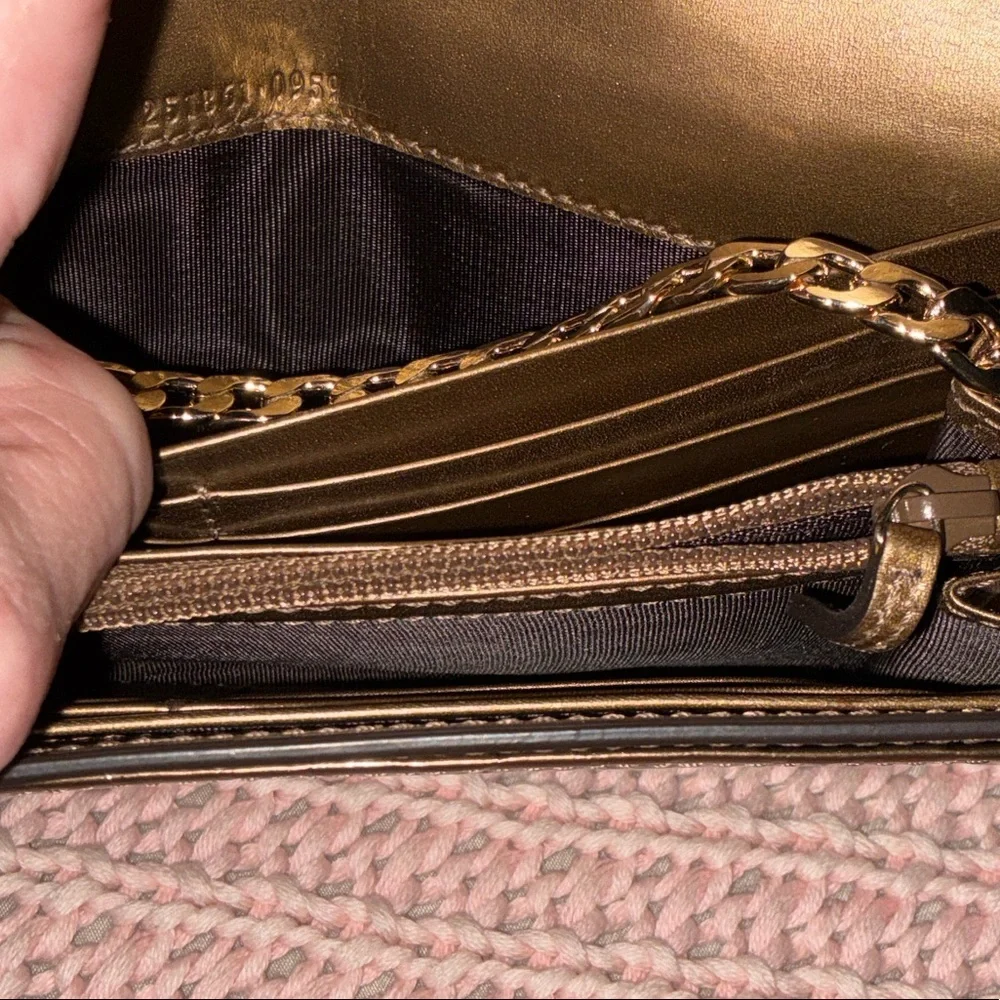 Gucci Metallic Gold Clutch with Chain - Picture 3 of 7